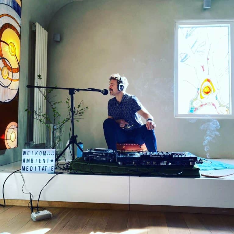 Meditatieleraar register | Foto bij Aanbod yogascholen festivals events 1